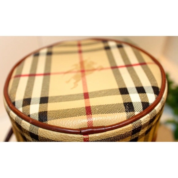 Burberry Leather Nova Check Barrel Bag - Picture 5 of 7